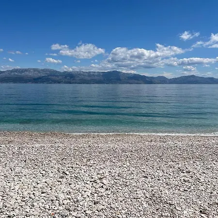 Near Beach Bistrica Daire Sutivan